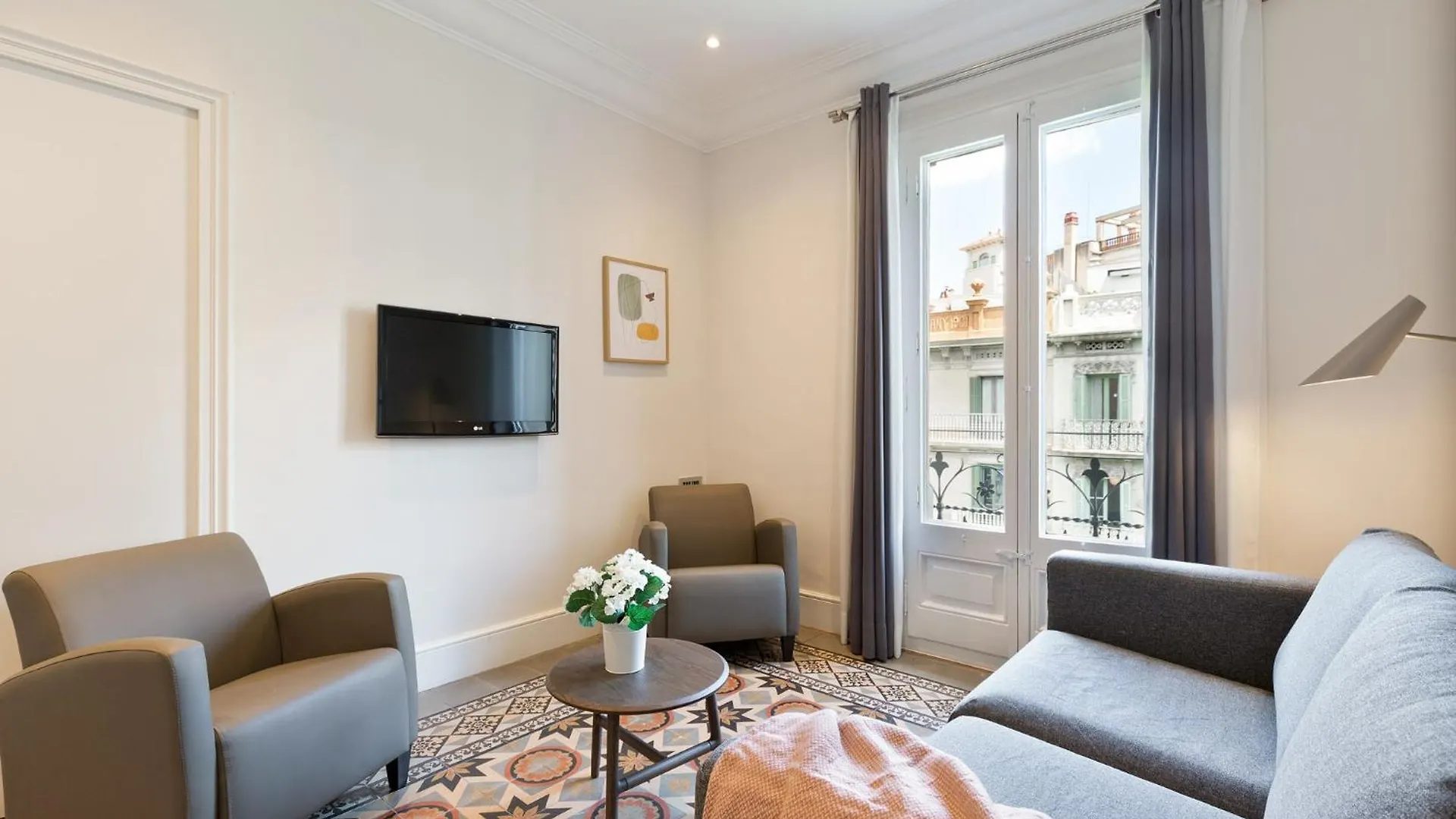 Bailen Apartments By Central Barcelona